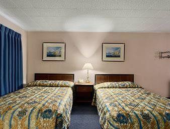 Howard Johnson Inn Midland Esterno foto