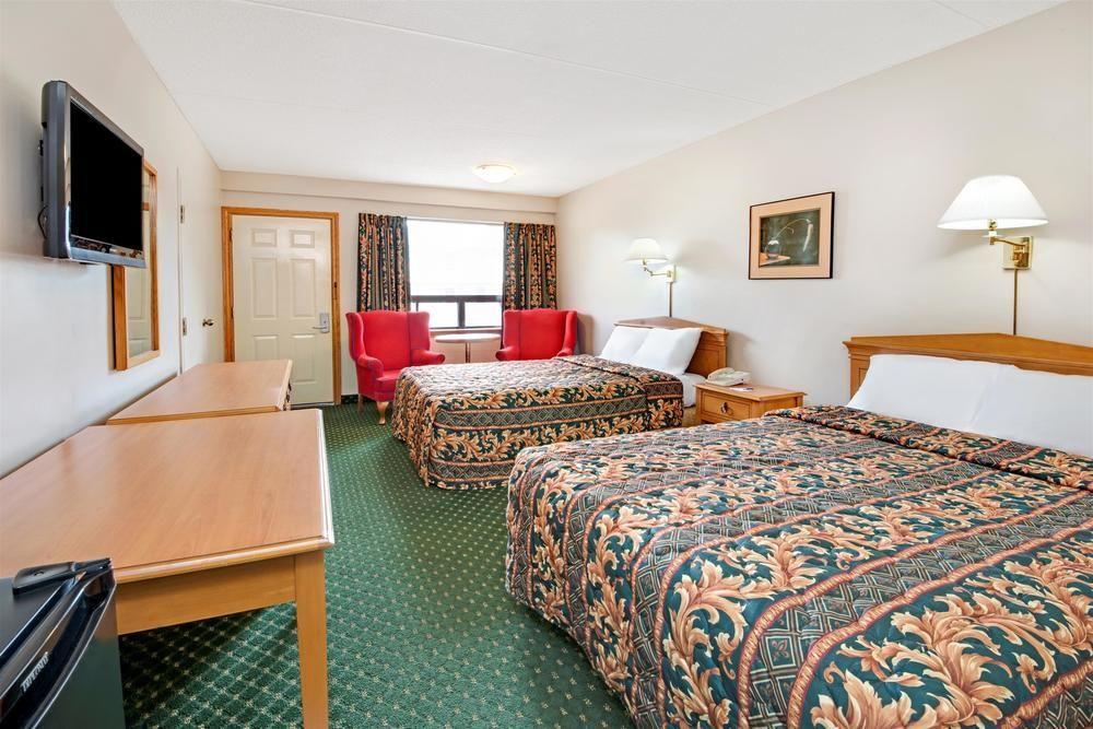 Howard Johnson Inn Midland Esterno foto